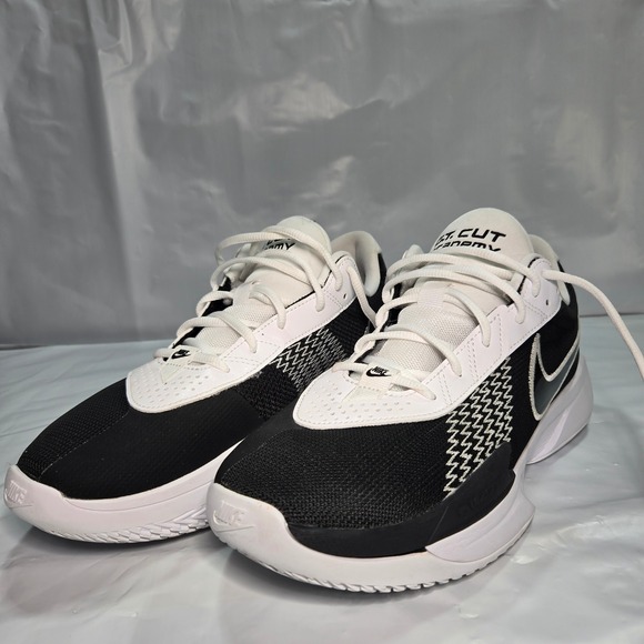 Nike GT Cut Academy Mens Basketball Shoes Black White FB2599-003 Size 10.5 main image 6